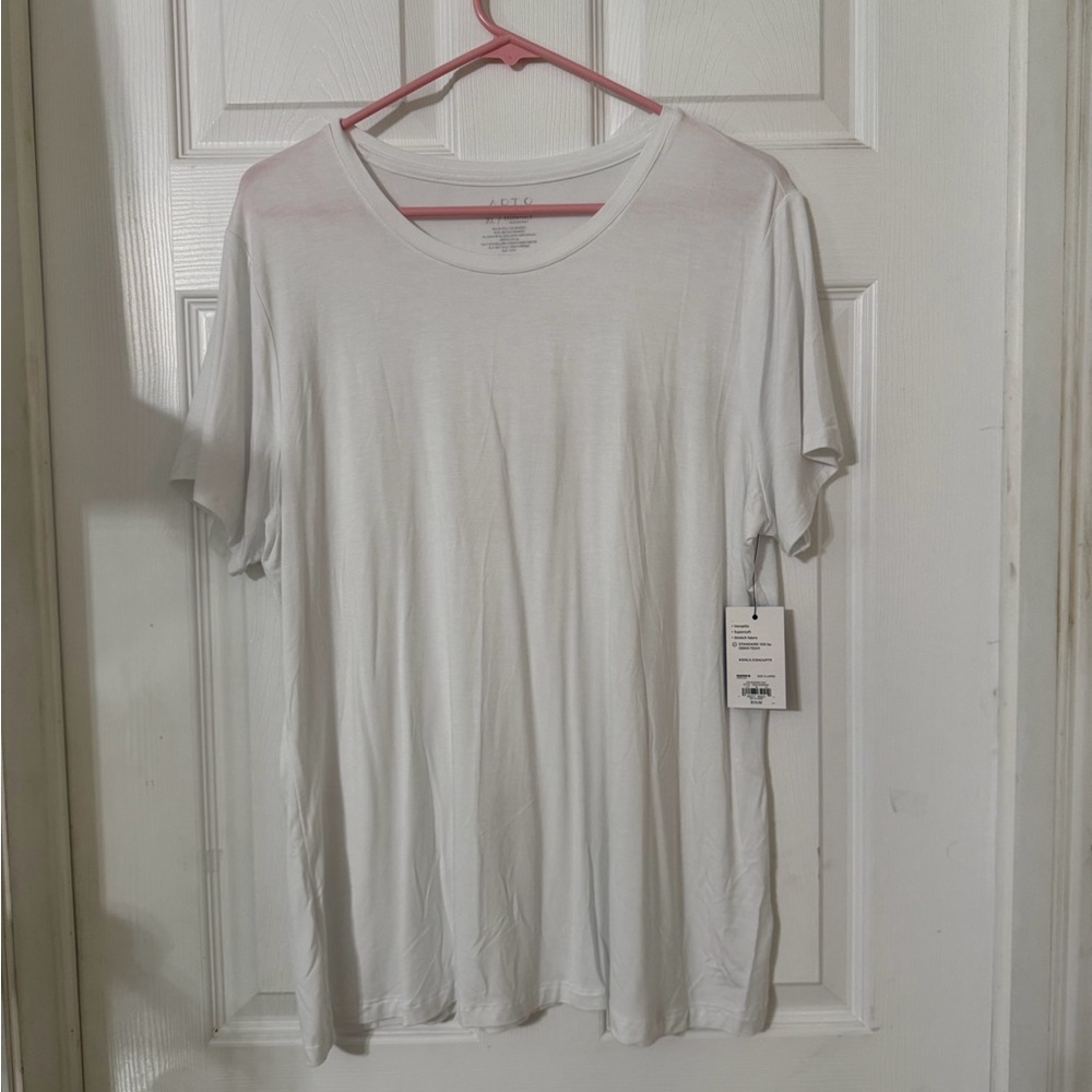 Apt. 9 Women's White Short Sleeve Crew Tee